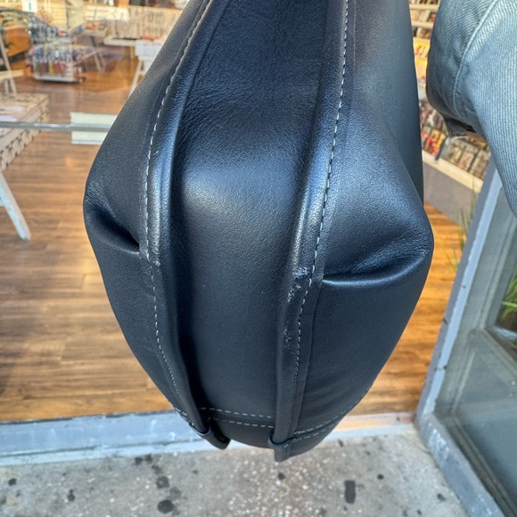 Coach Ergo 33 - Picture 8 of 12